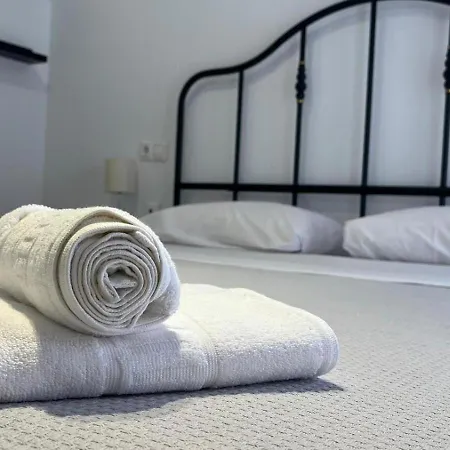 Gades De La Caleta Con Terraza Grupo Ac Gestion